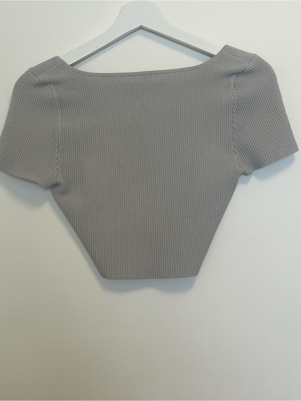 Aritzia Babaton Grey Ribbed Square Neck Crop Top Women's Size M - Picture 3 of 10